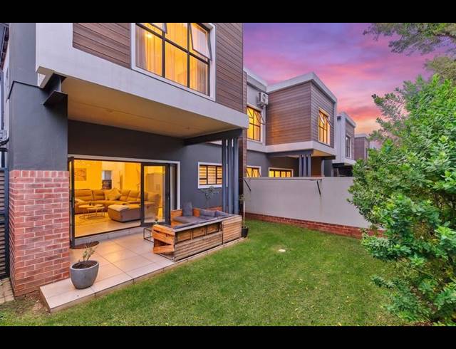 4 BEDROOM TOWNHOUSE FOR SALE IN SUNNINGHILL